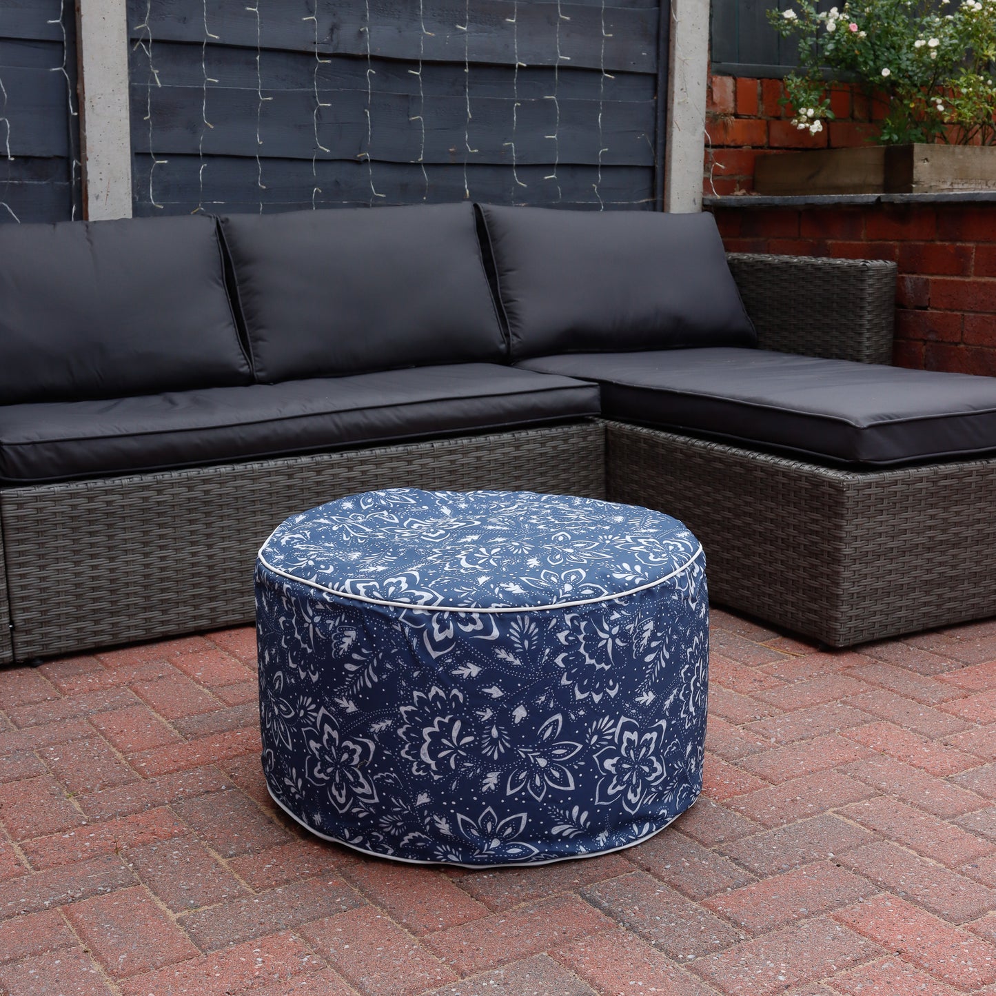 Outdoor Hampton Pouf Ottoman