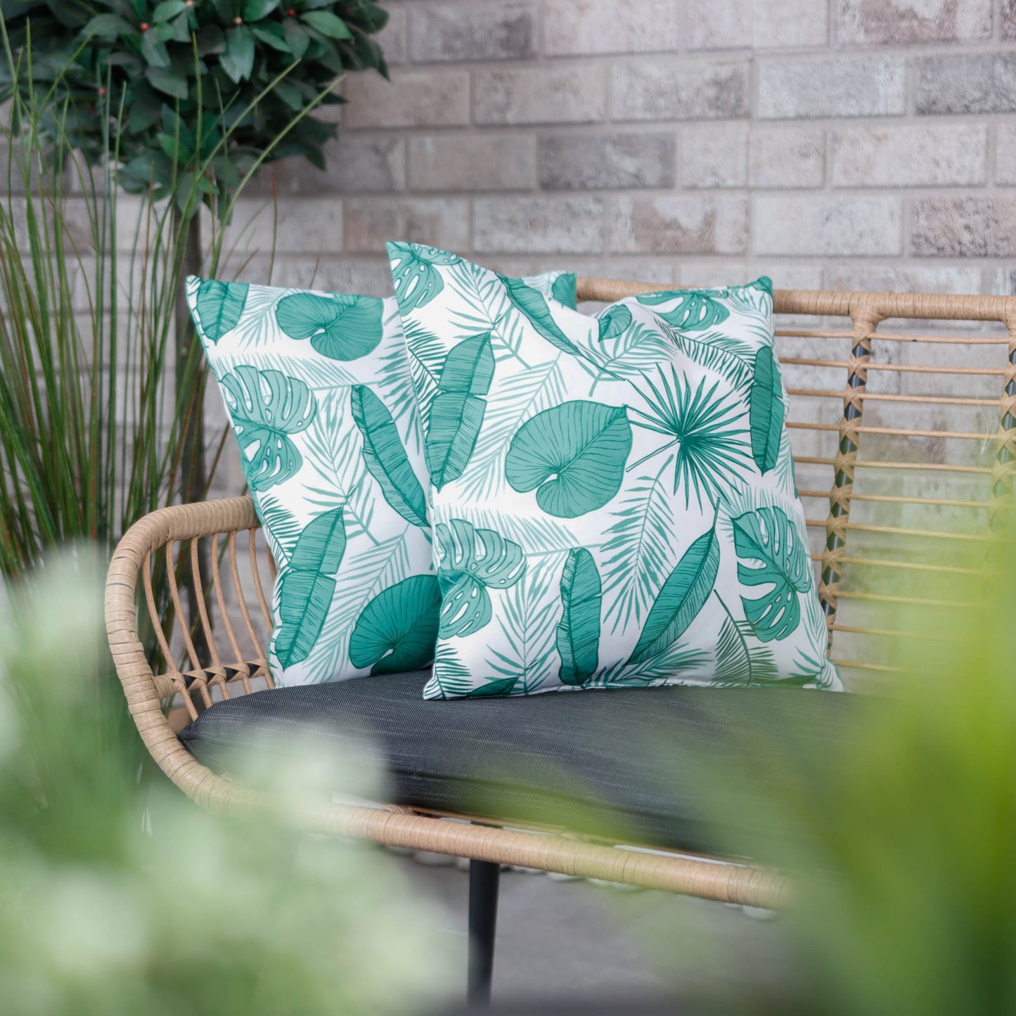 Outdoor Pair Of Scatter Cushions - Botanical