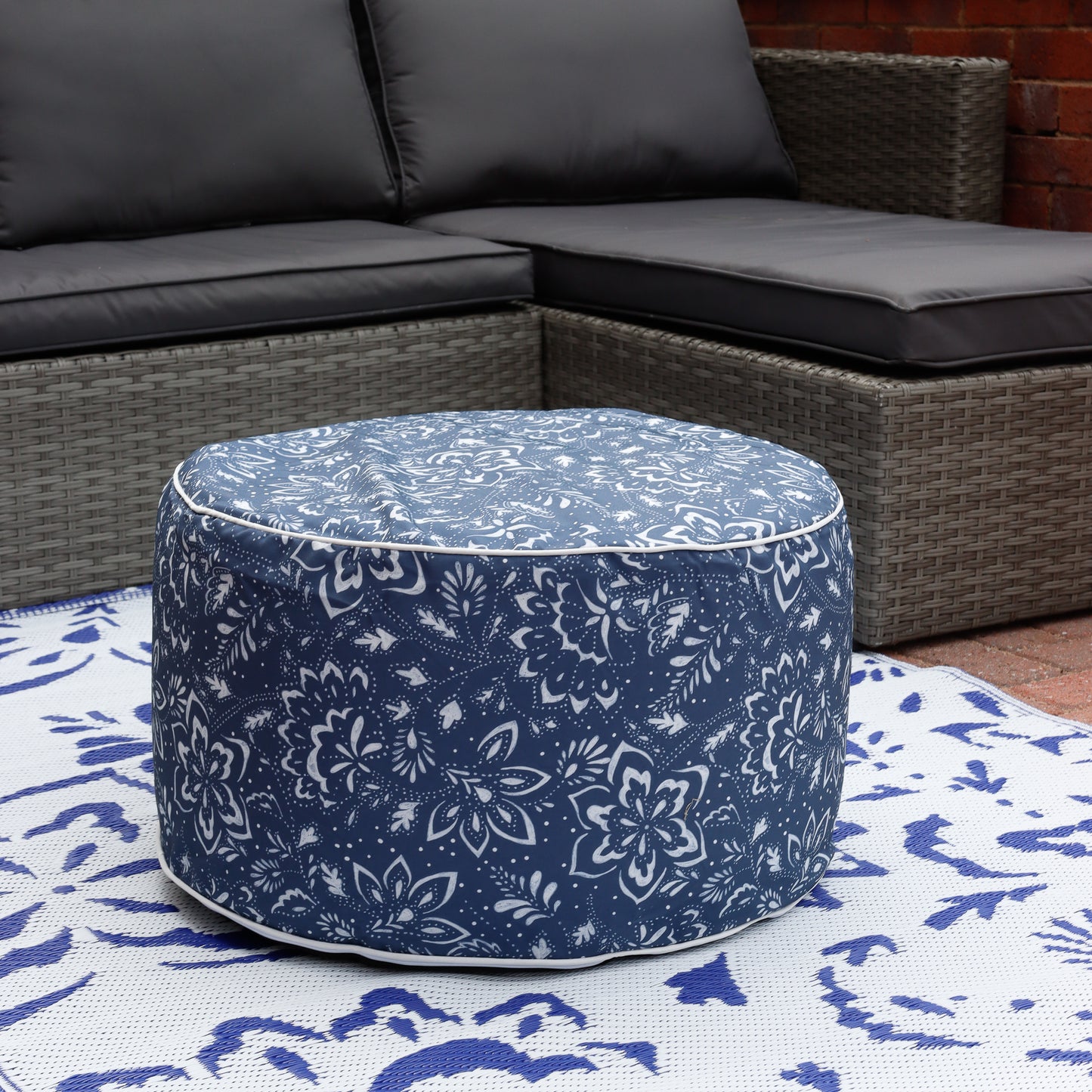 Outdoor Hampton Pouf Ottoman