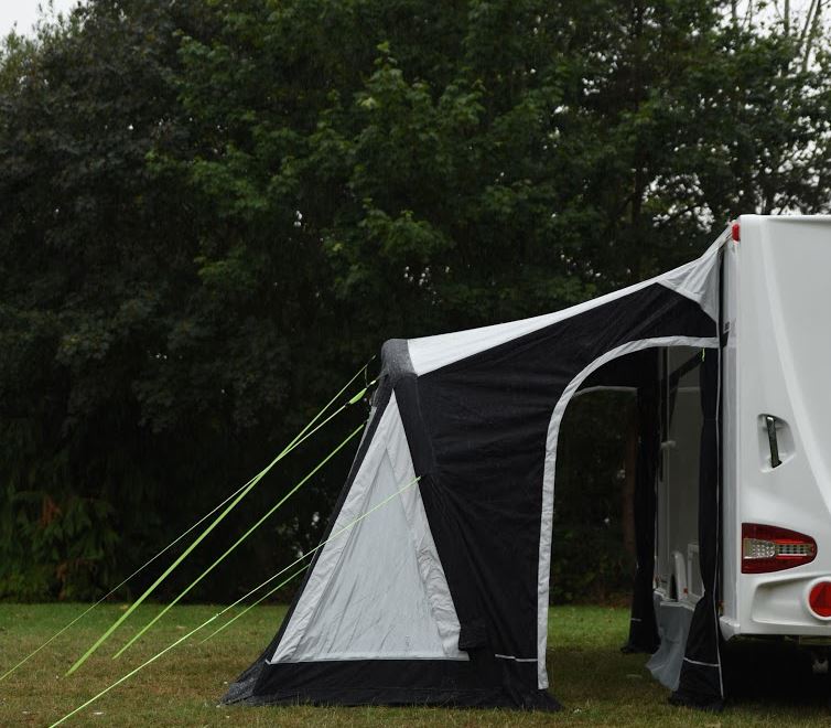 Malibu 390 Air Awning