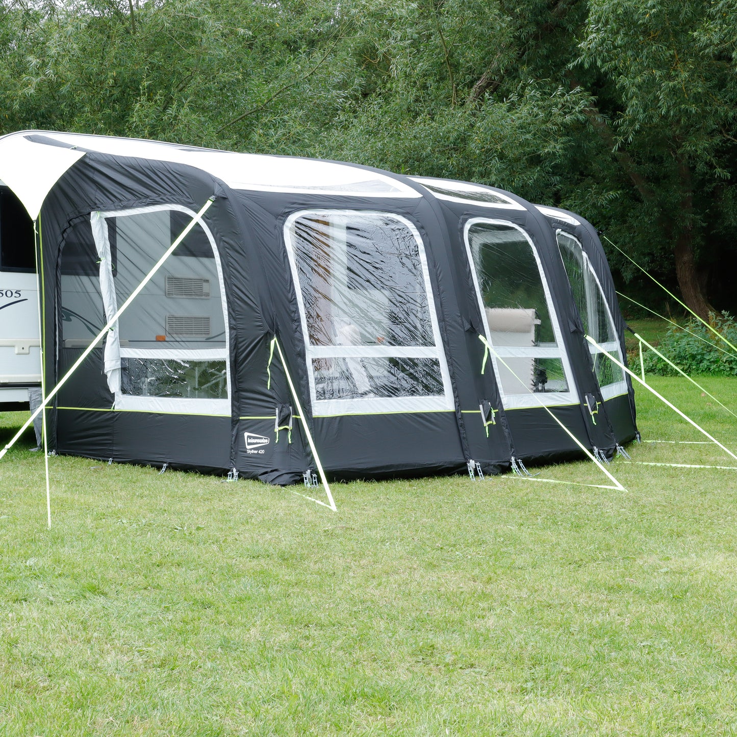 Skyliner 420 Air Awning